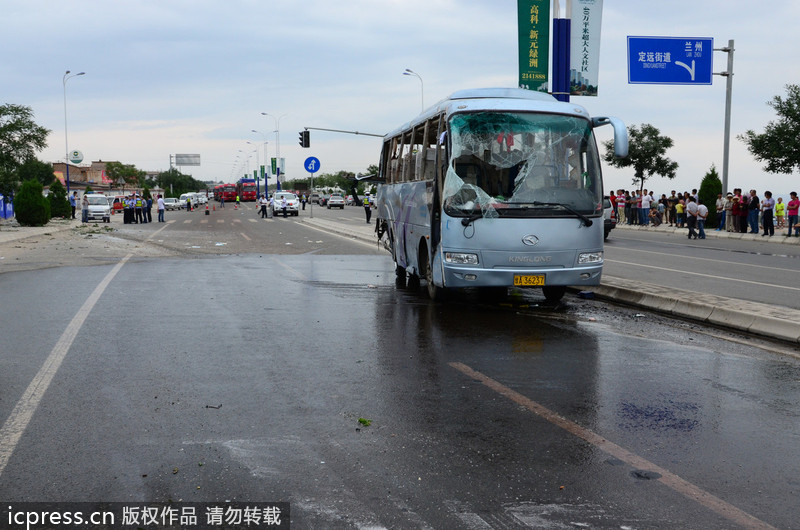 蘭州一客車發(fā)生側(cè)翻 致5死14傷