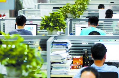 白領成為“剩族” 加班交際圈窄壓力大等是主因
