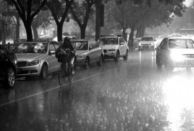 北京發(fā)布暴雨黃色預(yù)警 迎入汛以來最強降雨