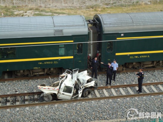 青藏鐵路發生火車與汽車相撞事故 3人死亡