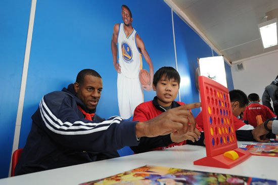 金州勇士隊隨“NBA關懷行動”走進北京臺京學校