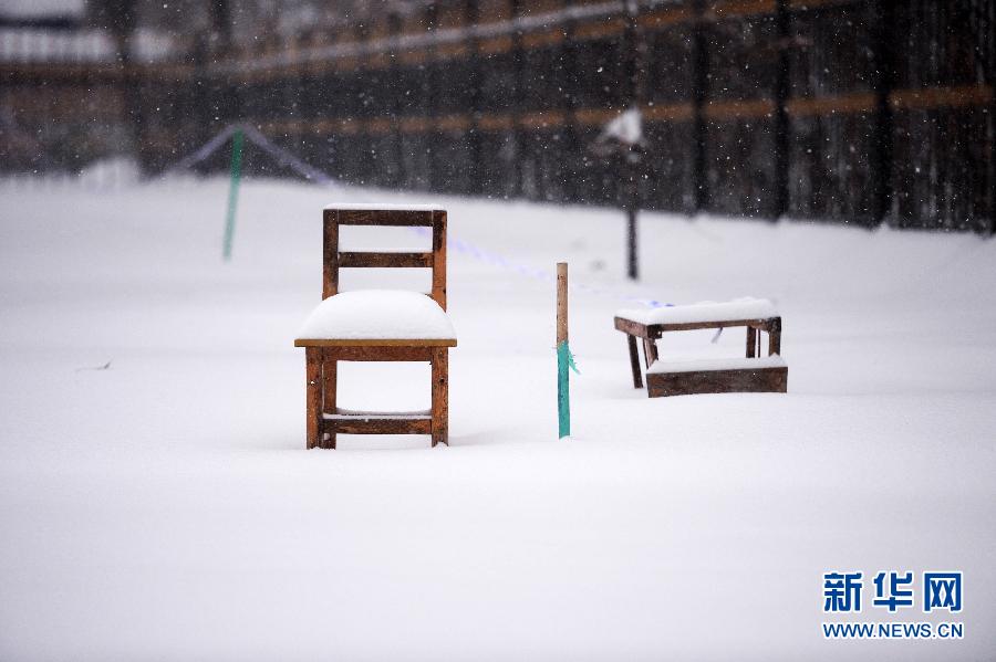 吉林黑龍江“暴雪圍城” 多地中小學(xué)19日繼續(xù)停課