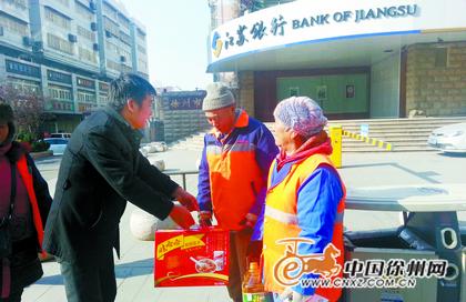 保潔員寒風看車4小時 市環衛處擬設環衛好人獎