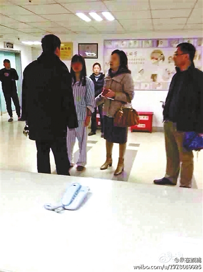 南京一干部夫婦不滿醫院混住安排打傷護士 院方稱緊急時男女病患可混住