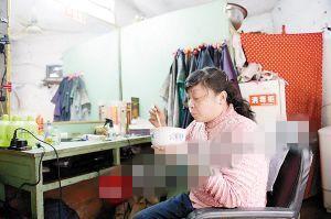 女子開理發(fā)店17年僅漲價(jià)2次 單價(jià)3元每次漲5毛