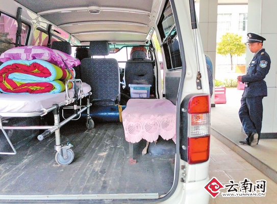 昆明山寨救護車泛濫 各大醫院病房發卡攬客