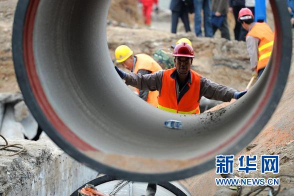 超標(biāo)前水質(zhì)如何 油污從何而來　飲水如何保安全——解讀蘭州自來水苯超標(biāo)事件三大焦點(diǎn)