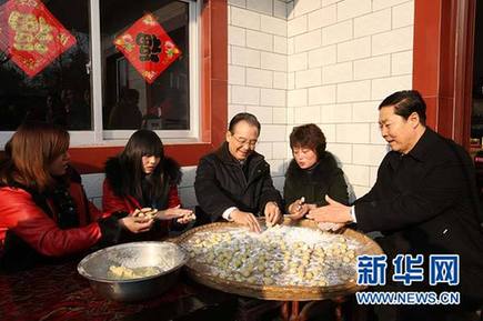 溫家寶在大別山革命老區(qū)與干部群眾共度春節(jié)紀(jì)實(shí)
