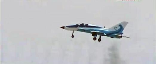 中國海軍型殲教9高教機模擬航母起降訓練