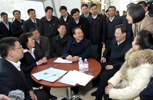 扎實工作 穩中求進——溫家寶總理在江蘇省考察