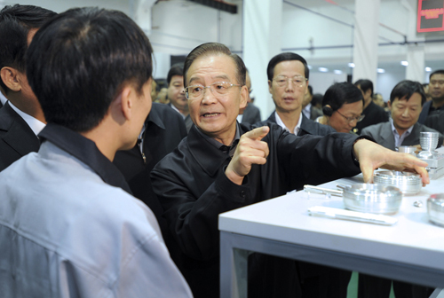 扎實工作 穩中求進——溫家寶總理在江蘇省考察