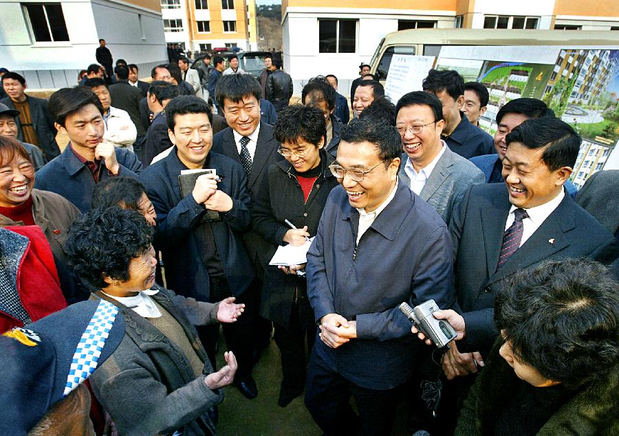 “萬事民為先”——記中共中央政治局常委李克強