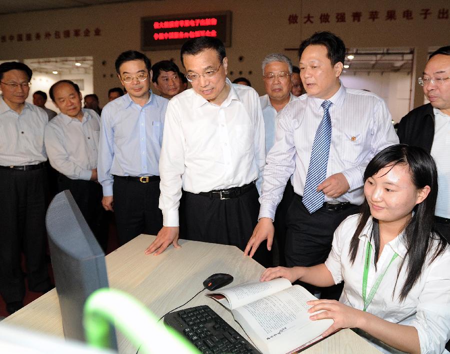 “萬(wàn)事民為先”——記中共中央政治局常委李克強(qiáng)