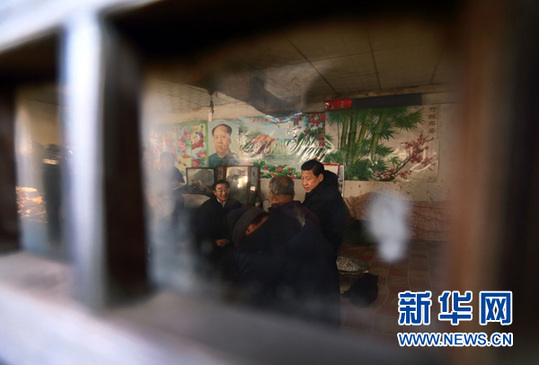 中共最高領導人踏雪看望困難群眾昭示走共同富裕之路決心