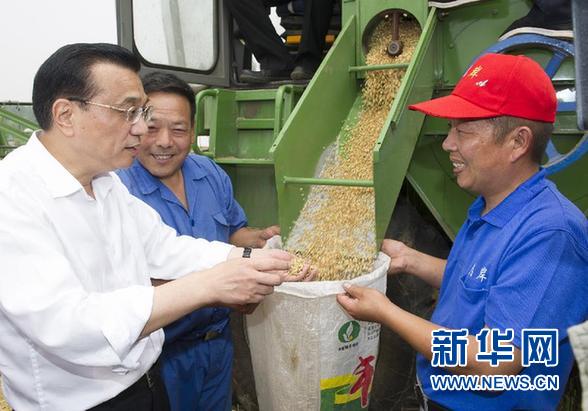 李克強(qiáng)經(jīng)濟(jì)策：宏觀調(diào)控需“短長(zhǎng)相宜” 標(biāo)本兼治