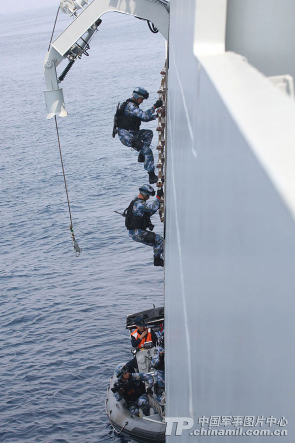 中俄聯合軍演 我軍直-9與俄巡洋艦并肩反潛