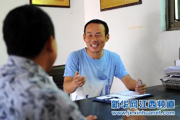 “這個小伙子很實在，我們相信他。”——記大學生“村官”邢鐳
