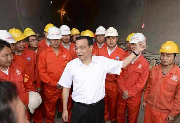 李克強：你們為西部貧困人群打開致富之門