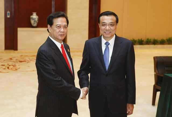 李克強：中越應力爭把海上問題帶來的挑戰(zhàn)轉變?yōu)楹献鳈C遇