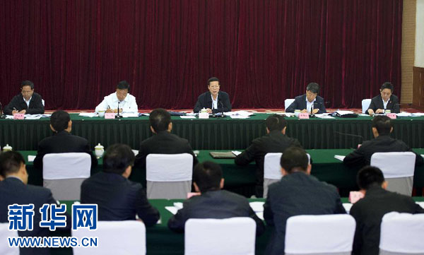 中共中央政治局常委到第一批黨的群眾路線教育實踐活動聯系點出席指導專題民主生活會