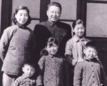 習(xí)仲勛家風(fēng)嚴(yán)到“不近人情”：教女兒“夾著尾巴做人”