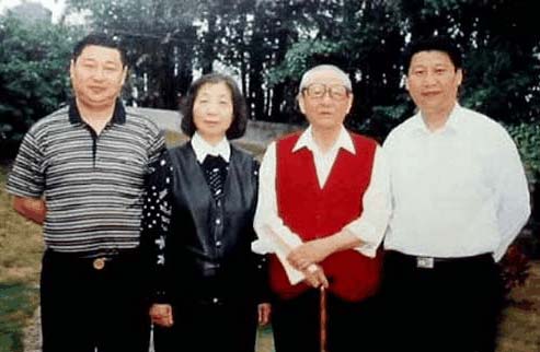 習(xí)仲勛家風(fēng)嚴(yán)到“不近人情”：教女兒“夾著尾巴做人”
