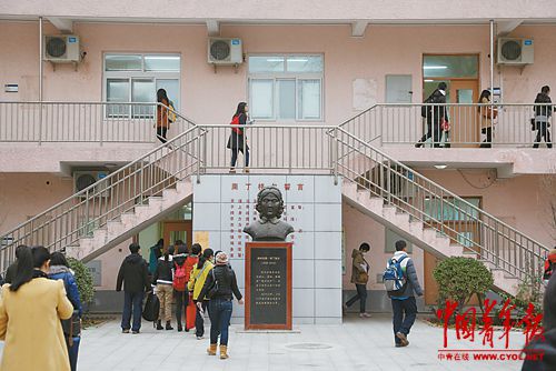 年輕公務員現狀：不習慣機關作風卻漸被體制固化（組圖）