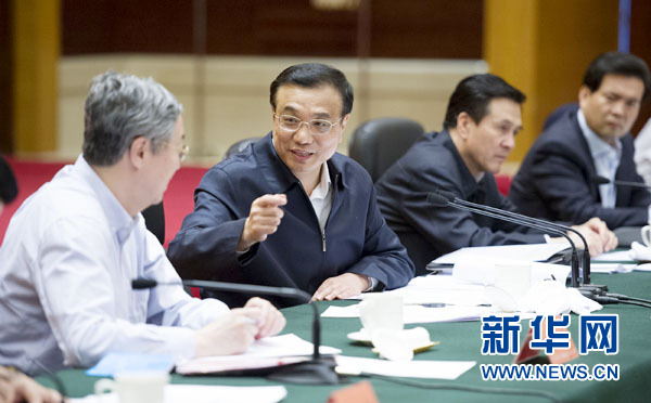 李克強(qiáng)：促改革調(diào)結(jié)構(gòu)惠民生 使經(jīng)濟(jì)發(fā)展行穩(wěn)致遠(yuǎn)