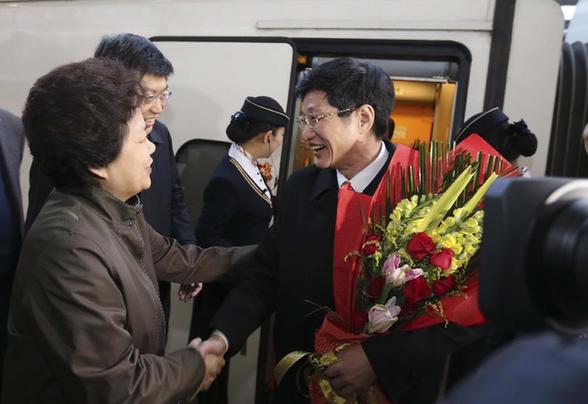 出席十八大的山西代表團抵京