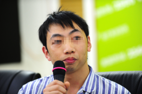 重慶“歪臉”小伙深圳獲資助 手術(shù)助其恢復正常容貌