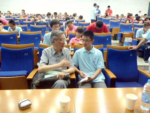 中國工程院院士李正名寄語青年學子修身養性治學