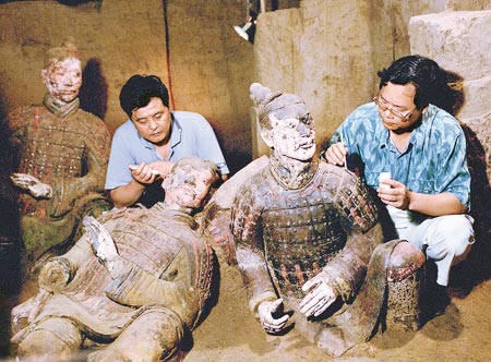 秦俑1號坑3次發(fā)掘獲進展 彩繪秦俑膚色各不同