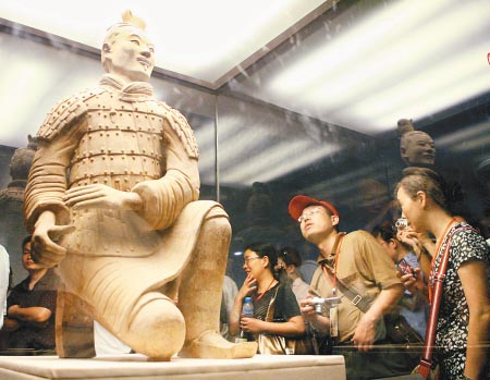 秦俑1號坑3次發(fā)掘獲進展 彩繪秦俑膚色各不同