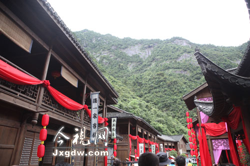 《天仙配后傳》大覺山開機(jī) 產(chǎn)后曹穎辣媽亮相