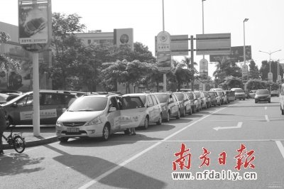 高速免費攪熱國慶自駕游 自由行預(yù)訂潮提前到來
