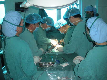 伊犁州成功實(shí)施“春苗工程” 兩名先心病患兒接受免費(fèi)手術(shù)