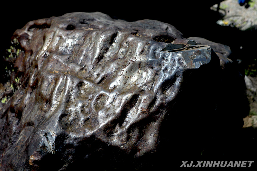 新疆阿勒泰發(fā)現(xiàn)巨大隕石