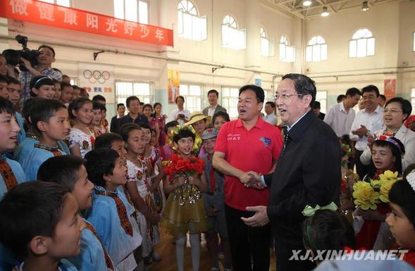 俞正聲在新疆調研