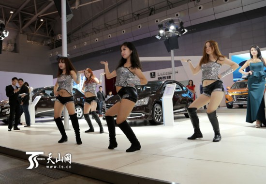 2015新疆3·15國(guó)際車(chē)展開(kāi)幕(組圖)