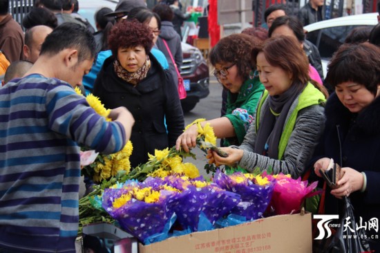 烏魯木齊:清明祭祀 你與文明還差幾步