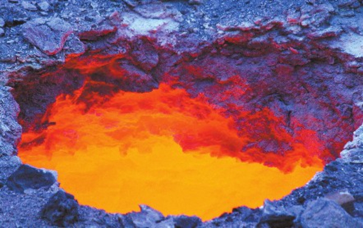 烏魯木齊小區建筑工地旁驚現“火山口”？