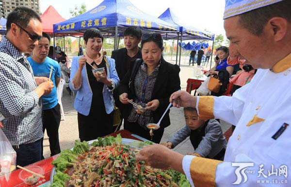 焉耆縣：“一元吃美食”活動吸引6萬名游客