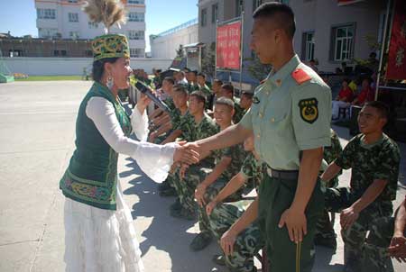 青河縣：文化進(jìn)軍營(yíng)，官兵樂享文化盛宴