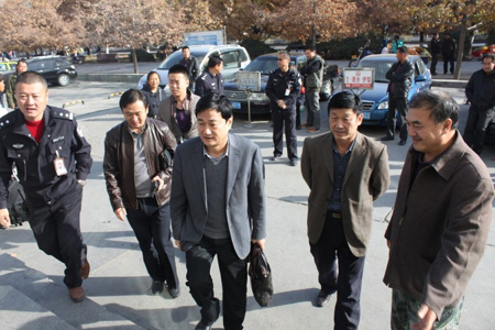新疆自治區公安廳督察組蒞臨奎屯市檢查“十八大”安保工作