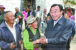 張慶黎:“一定要讓各族人民過上更加安穩幸福的好日子!”