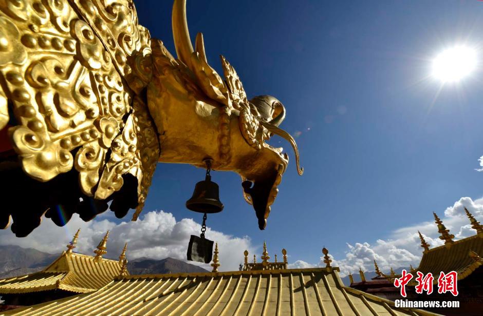 西藏大昭寺史上最大規模金頂維修竣工