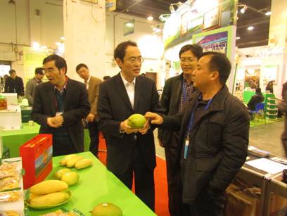 云南高原特色果品 深受杭州各界青睞