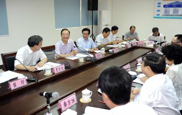 溫家寶總理在浙江考察經(jīng)濟(jì)運(yùn)行