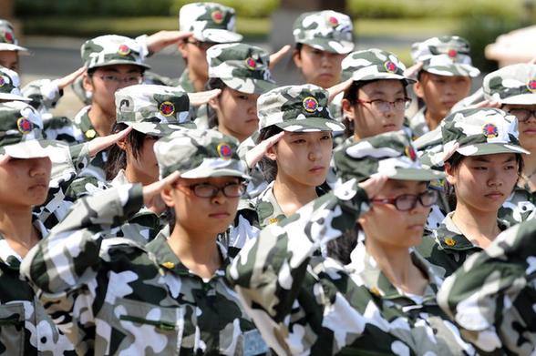 新生軍訓(xùn)“第一課”
