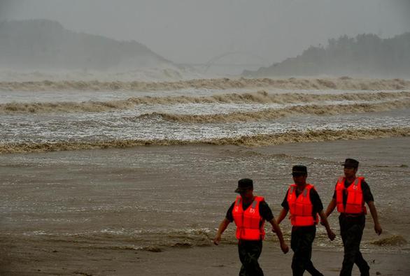 強臺風“布拉萬”造成舟山海域狂風暴雨